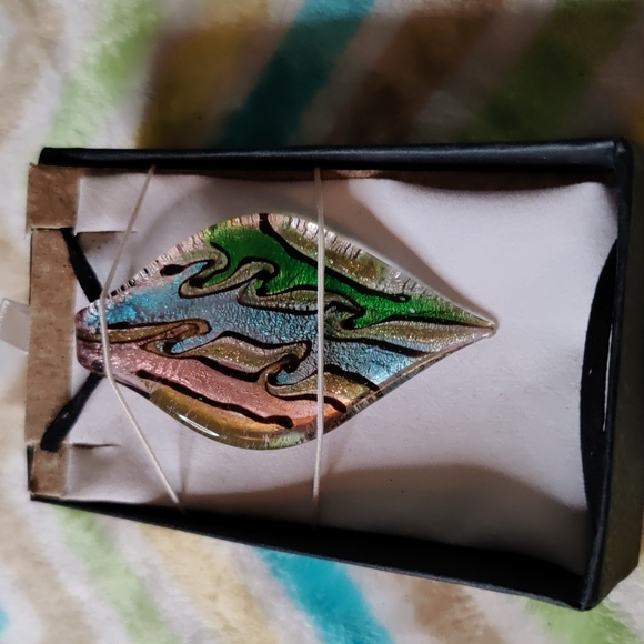 9. SeeMade in Italy Murano Glass Necklace on Leather Cord - Picture 4 of 4